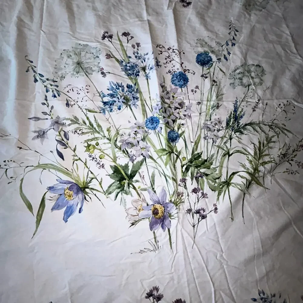 Williams Sonoma Floral Meadow Tablecloth white with wildflower botanical 70x120”